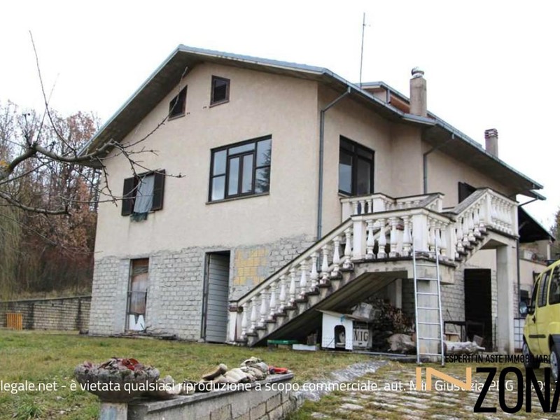 Quadrilocale in Vendita a Cagnano Amiterno, 37'800&euro;, 210 m²