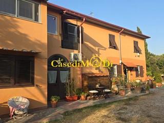 Appartamento in Vendita a Livorno, 485'000&euro;, 160 m², arredato