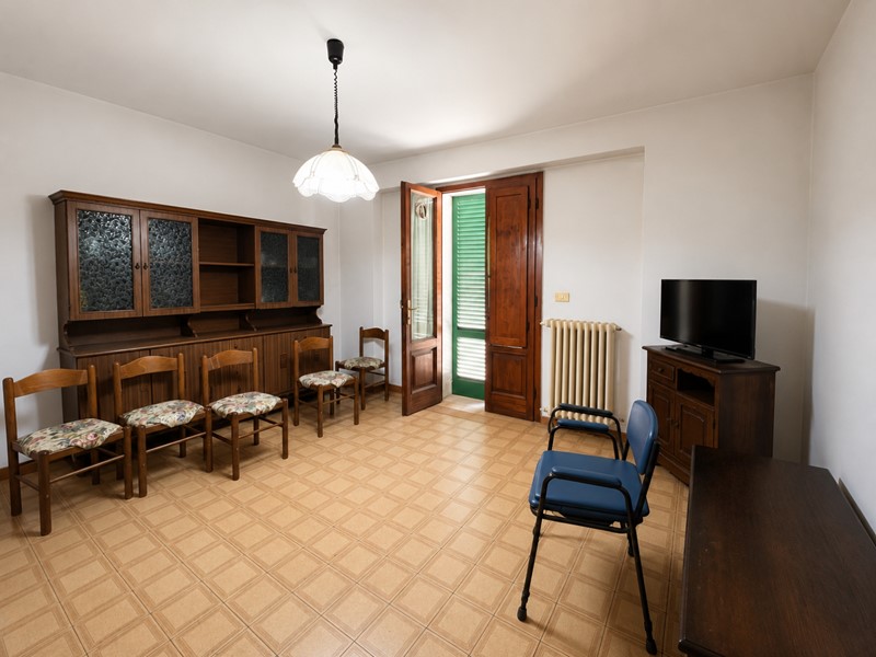 Quadrilocale in Vendita a Buti, 105'000&euro;, 95 m², con Box