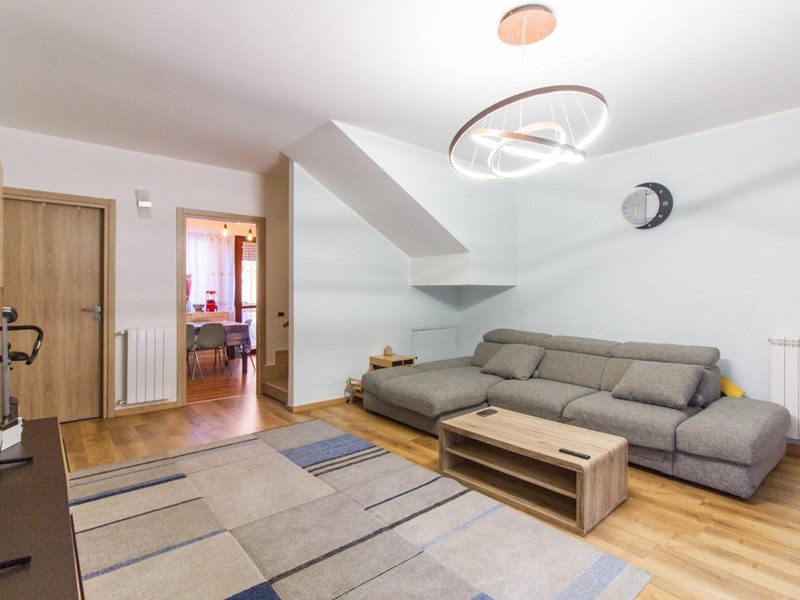 Appartamento in Vendita a Cascina, zona San Lorenzo Alle Corti, 239'000&euro;, 100 m²