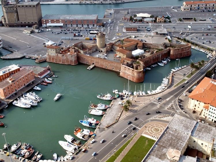 Appartamento in Vendita a Livorno, 320'000&euro;, 232 m², con Box