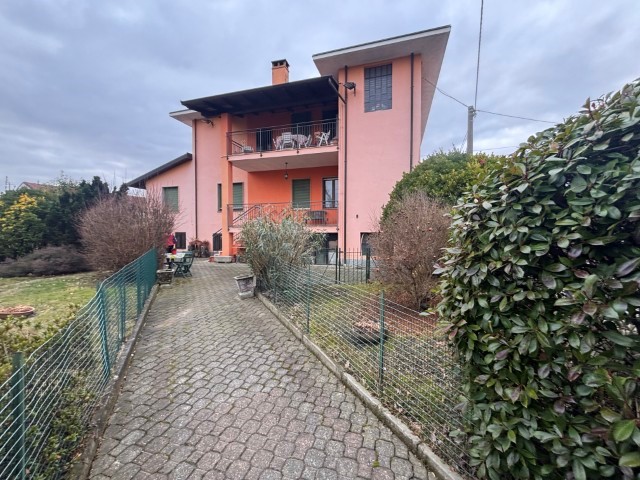 Quadrilocale in Vendita a La Cassa, 52'500&euro;, 112 m²
