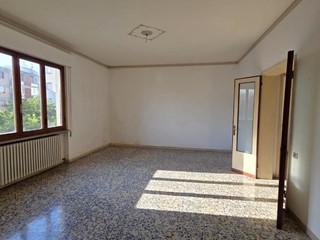 Appartamento in Vendita a Lucca, zona San Filippo, 248'000&euro;, 120 m², con Box