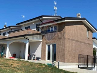 Appartamento in Vendita a Perugia, 298'000&euro;, 145 m²