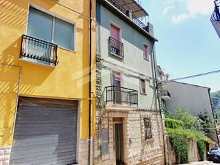 Appartamento in Vendita a Guardialfiera, 37'000&euro;, 150 m²
