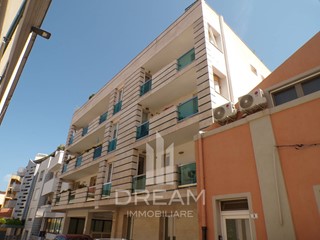 Bilocale in Affitto a Cagliari, 1'200&euro;, 55 m²