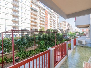 Appartamento in Vendita a Palermo, 315'000&euro;, 183 m²