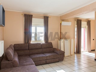 Bilocale in Vendita a Catania, 98'000&euro;, 120 m²