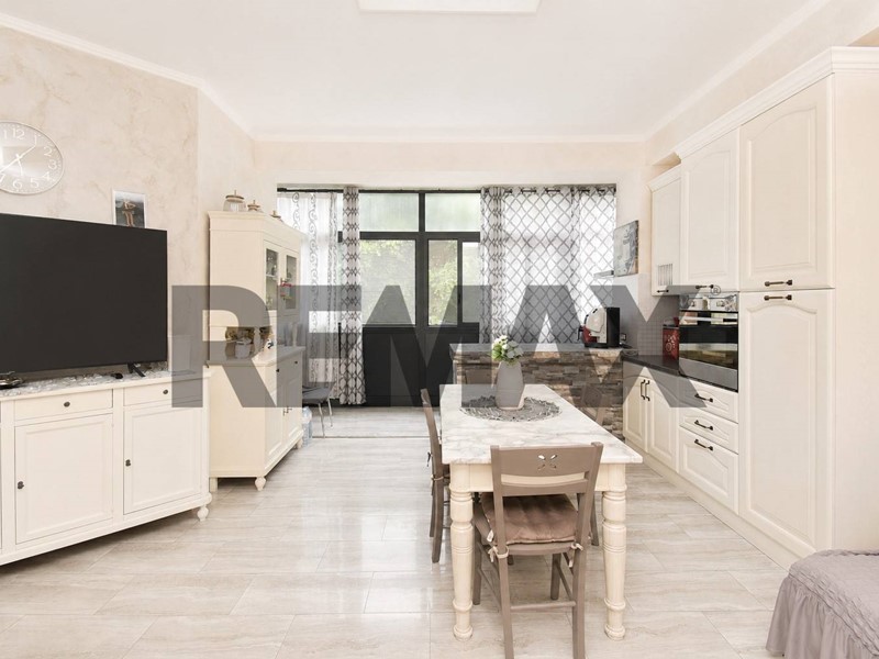 Quadrilocale in Vendita a Catania, 75'000&euro;, 92 m²