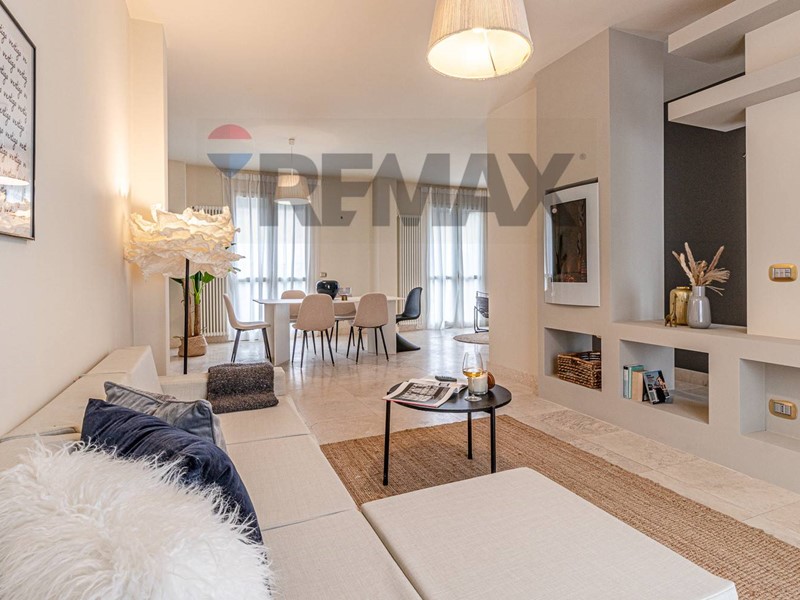 Appartamento in Vendita a Viareggio, 649'000&euro;, 203 m²