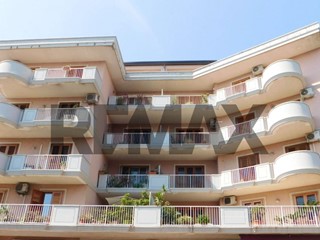 Attico in Vendita a Acireale, 128'000&euro;, 81 m²