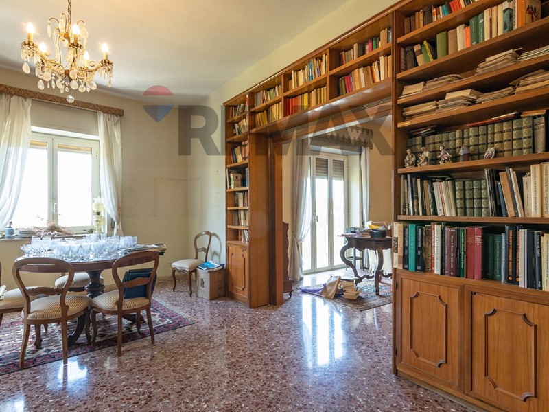 Appartamento in Vendita a Siracusa, 150'000&euro;, 188 m²