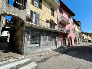 Trilocale in Vendita a Riva di Solto, 130'000&euro;, 75 m²