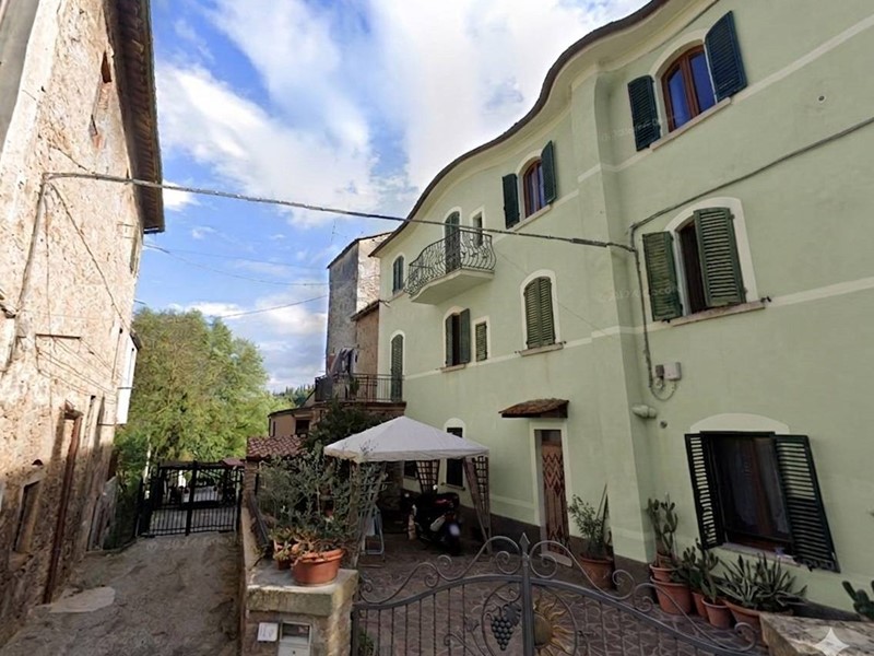Appartamento in Vendita a Poggibonsi, 70'500&euro;, 97 m²