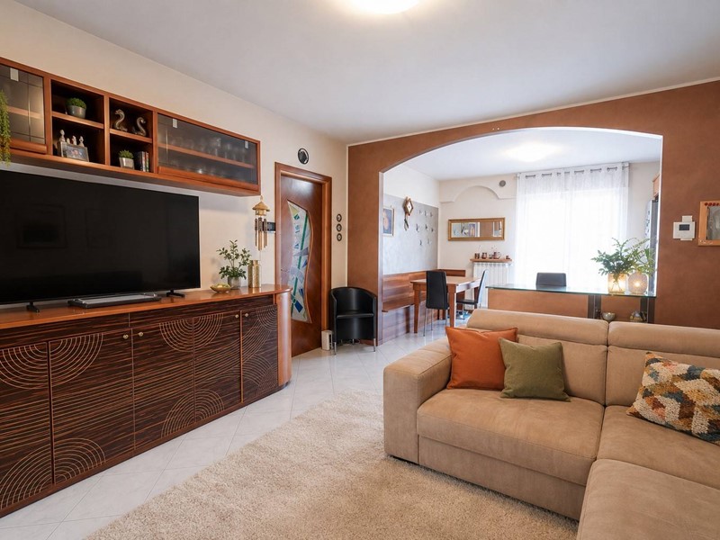 Quadrilocale in Vendita a Stezzano, 230'000&euro;, 115 m²