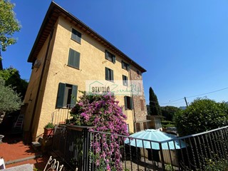 Trilocale in Vendita a Camaiore, 240'000&euro;, 97 m²