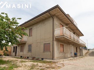 Appartamento in Vendita a San Vito Chietino, 168'000&euro;, 320 m²