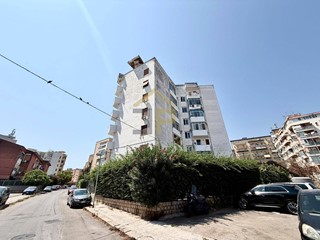 Appartamento in Vendita a Palermo, 105'000&euro;, 112 m²