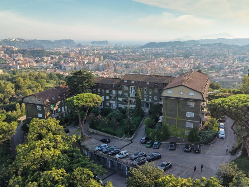 Appartamento in Vendita a Napoli, 599'000&euro;, 165 m²