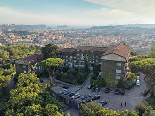 Appartamento in Vendita a Napoli, 599'000&euro;, 165 m²