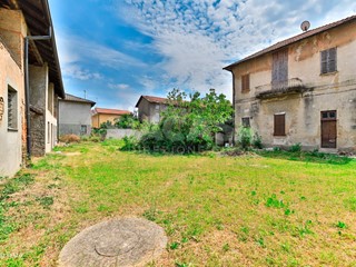 Appartamento in Vendita a Bernareggio, 220'000&euro;, 519 m²