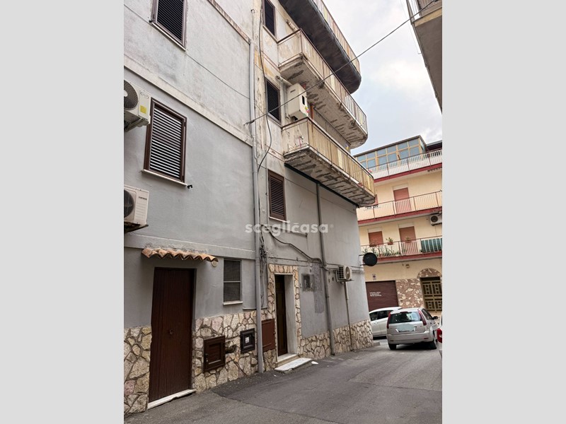 Trilocale in Vendita a Carini, 42'000&euro;, 93 m²