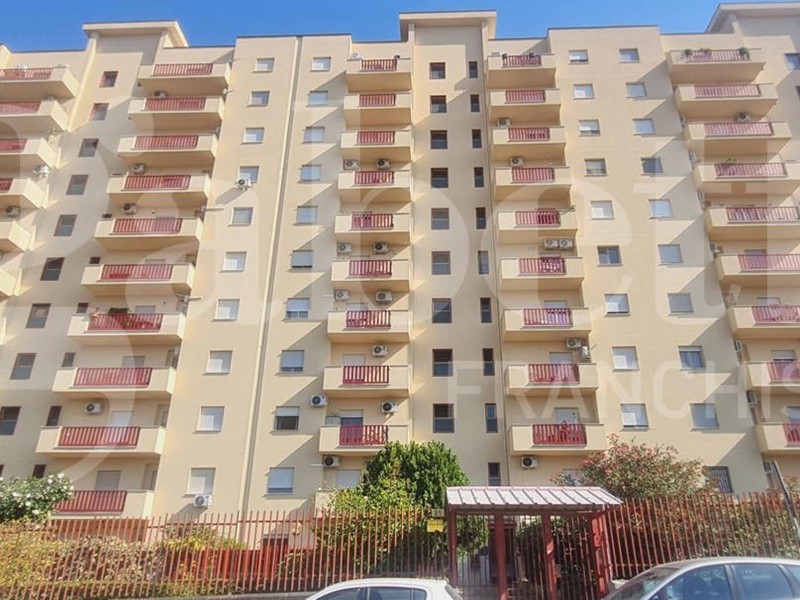 Appartamento in Vendita a Palermo, 189'000&euro;, 150 m²