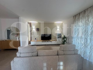 Trilocale in Vendita a Bari, 248'000&euro;, 108 m², con Box