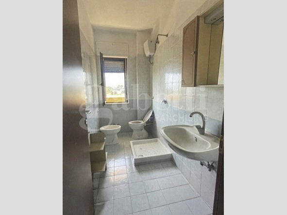 Appartamento in Vendita a Vitulazio, 120'000&euro;, 107 m², con Box