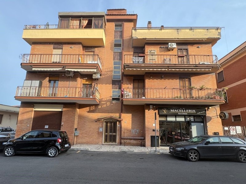 Trilocale in Vendita a Guidonia Montecelio, zona Villanova, 145'000&euro;, 75 m²