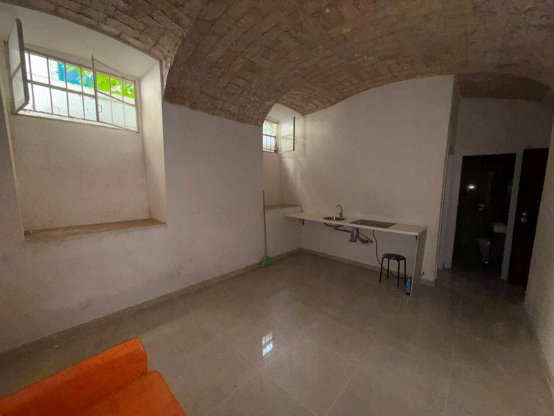Bilocale in Vendita a Roma, 135'000&euro;, 64 m²