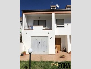 Quadrilocale in Vendita a L'Aquila, 139'308&euro;, 120 m²