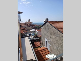 Quadrilocale in Vendita a Castelnuovo Magra, 150'000&euro;, 98 m²