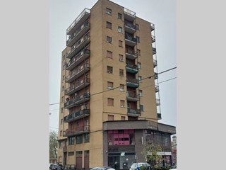Trilocale in Vendita a Limbiate, 72'750&euro;, 87 m²