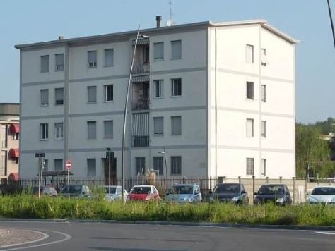 Quadrilocale in Vendita a Lesmo, 61'500&euro;, 93 m²