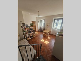Trilocale in Vendita a Crespina Lorenzana, zona Tripalle, 88'000&euro;, 80 m², arredato