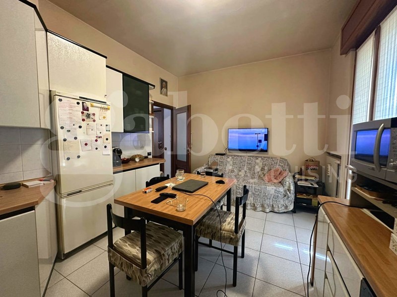 Trilocale in Vendita a Piacenza, 165'000&euro;, 108 m², arredato, con Box