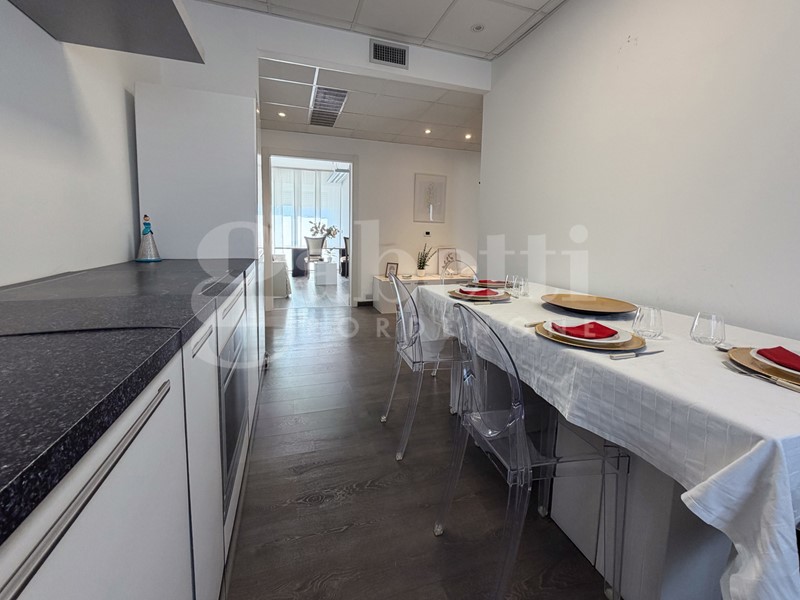 Quadrilocale in Vendita a Pordenone, 135'000&euro;, 90 m²