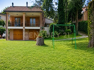 Appartamento in Vendita a Acquapendente, 240'000&euro;, 278 m², arredato, con Box
