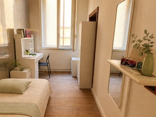 Appartamento in Affitto a Modena, 500&euro;, 200 m²