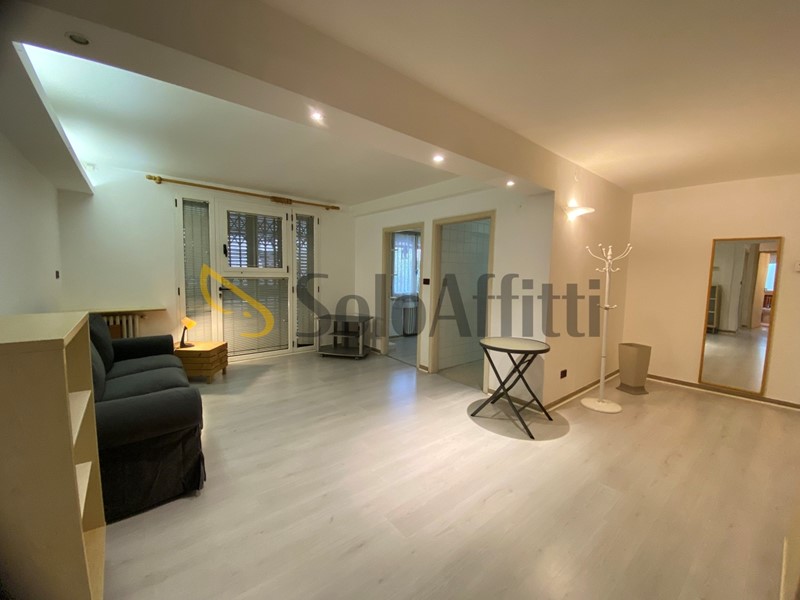 Quadrilocale in Affitto a Rimini, zona Via della Fiera (Vecchia), 810&euro;, 80 m², arredato