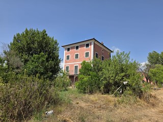Appartamento in Vendita a Sarzana, 150'000&euro;, 127 m²
