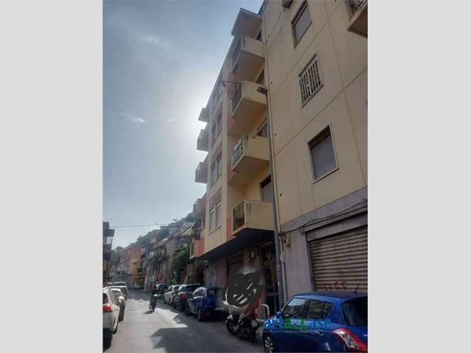 Quadrilocale in Vendita a Messina, 105'000&euro;, 110 m²