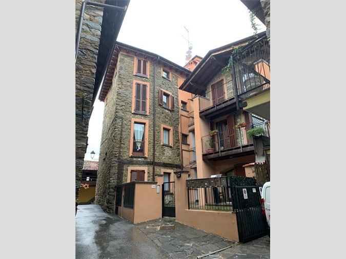 Bilocale in Vendita a Colle Brianza, 105'000&euro;, 97 m²