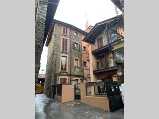 Bilocale in Vendita a Colle Brianza, 105'000&euro;, 97 m²