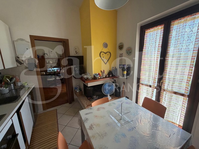 Attico in Vendita a Terni, 250'000&euro;, 145 m², con Box