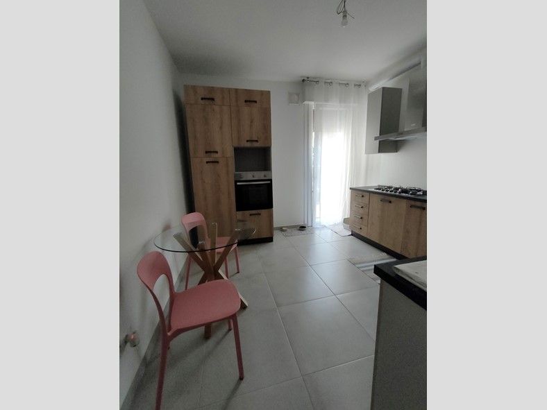 Appartamento in Vendita a Adria, 130'000&euro;, 113 m², arredato, con Box
