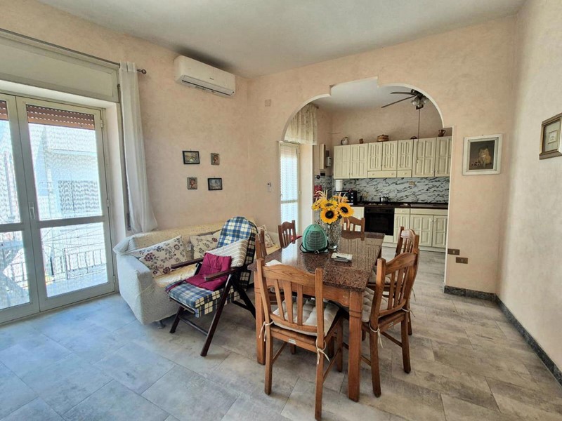 Trilocale in Vendita a Caivano, 90'000&euro;, 80 m²