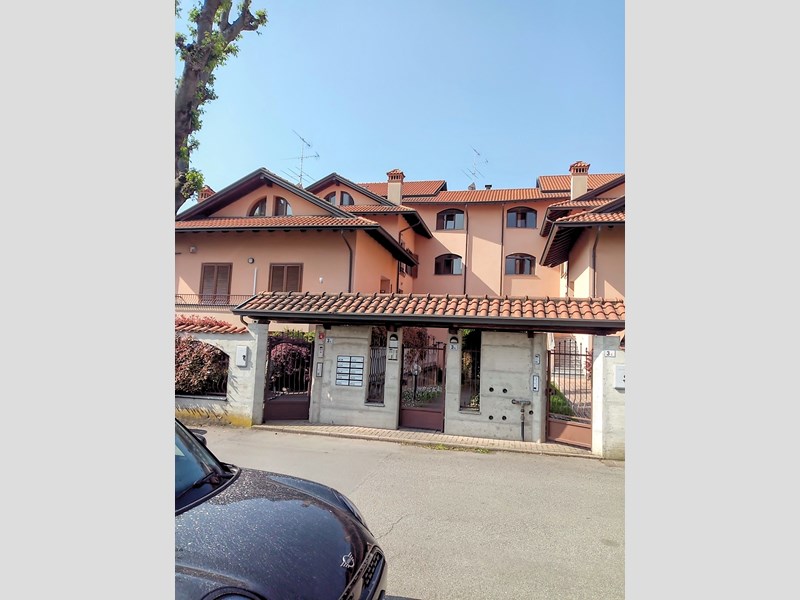 Appartamento in Vendita a Busto Garolfo, zona Centro , 170'000&euro;, 100 m², arredato