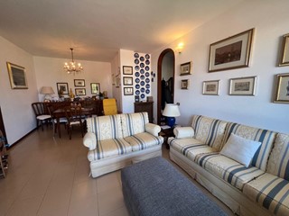 Appartamento in Vendita a Viareggio, 350'000&euro;, 3 m², arredato, con Box